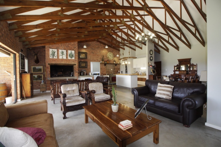 4 Bedroom Property for Sale in Paradise Beach Eastern Cape